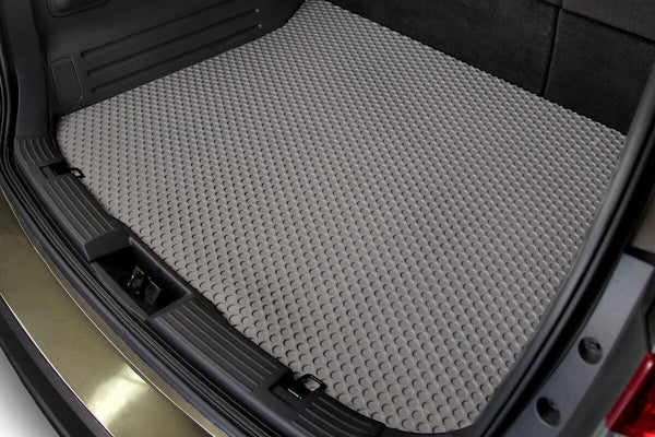 Lloyd Mats Rubbertite All Weather Trunk Mat for 1998-1999 Lincoln Navigator [No 3rd Seat|No Rear Air|With Seat and Belt Cutouts] - (1999 1998)